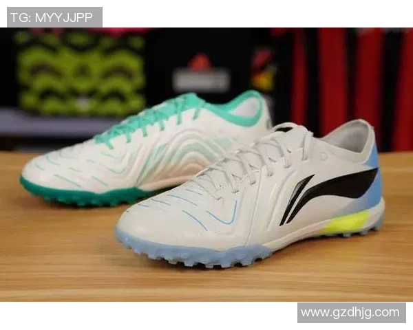 李宁足球明星推荐鞋款解析助你提升场上表现与风格