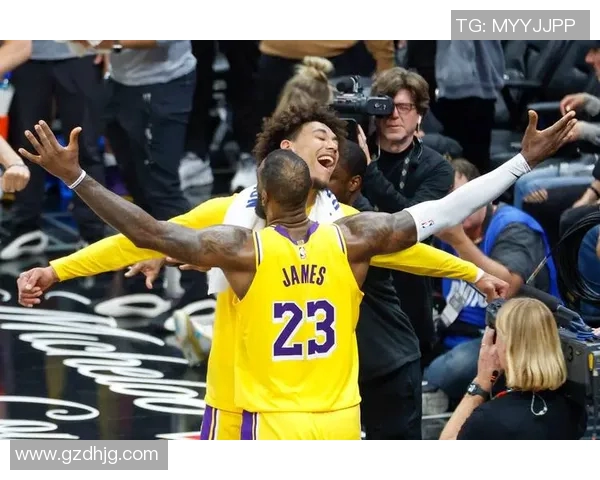 湖人快船2020赛季对决回顾与分析揭示洛杉矶篮球的激烈竞争与精彩瞬间